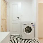 Pulawska 11 -prywatny 4 Osobowy W Centrum Warszawy - Better * Warsaw