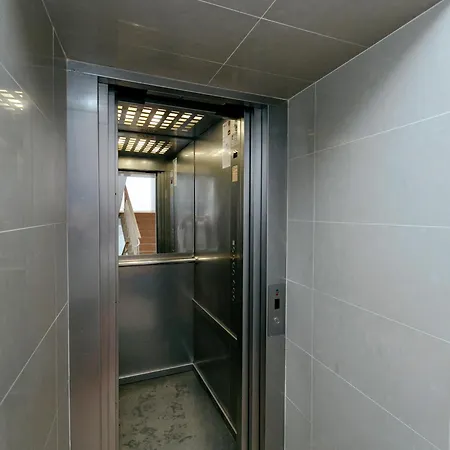 Pulawska 11 -prywatny 4 Osobowy W Centrum Warszawy - Better Lägenhet Warszawa