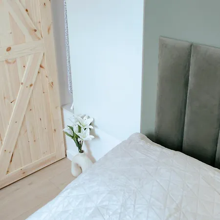 Pulawska 11 -prywatny 4 Osobowy W Centrum Warszawy - Better Lägenhet Warszawa