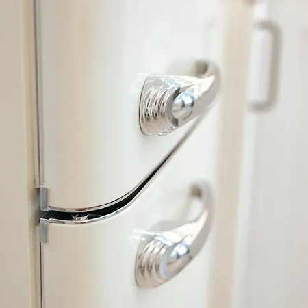 Pulawska 11 -prywatny 4 Osobowy W Centrum Warszawy - Better דירה