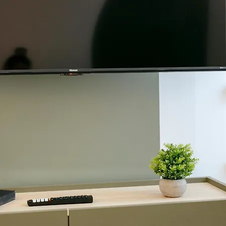 Pulawska 11 -prywatny 4 Osobowy W Centrum Warszawy - Better דירה *