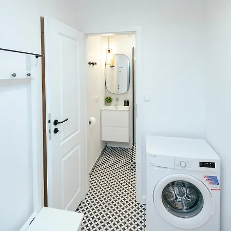 Pulawska 11 -prywatny 4 Osobowy W Centrum Warszawy - Better Apartamento