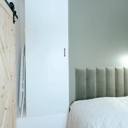 Pulawska 11 -prywatny 4 Osobowy W Centrum Warszawy - Better Apartman Varsó