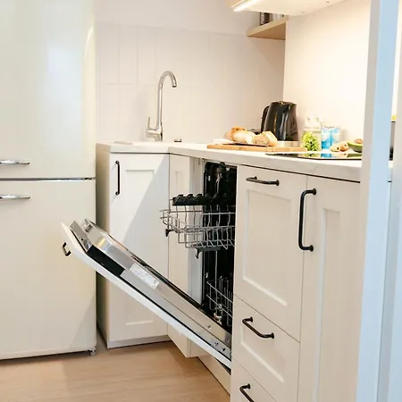 Pulawska 11 -prywatny 4 Osobowy W Centrum Warszawy - Better *