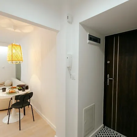 Pulawska 11 -prywatny 4 Osobowy W Centrum Warszawy - Better Apartamento