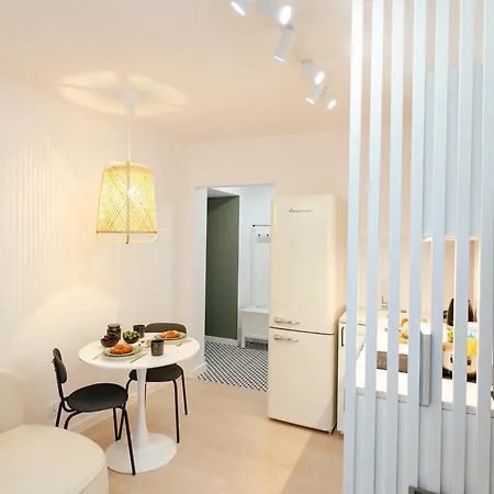 Pulawska 11 -prywatny 4 Osobowy W Centrum Warszawy - Better * ורשה