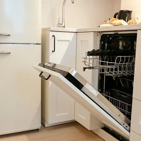 Pulawska 11 -prywatny 4 Osobowy W Centrum Warszawy - Better Lägenhet