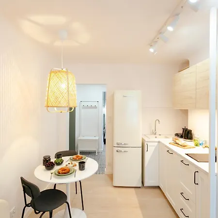 Pulawska 11 -prywatny 4 Osobowy W Centrum Warszawy - Better