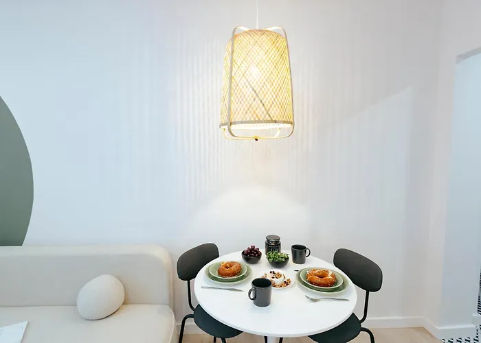 Pulawska 11 -prywatny 4 Osobowy W Centrum Warszawy - Better * Warsaw