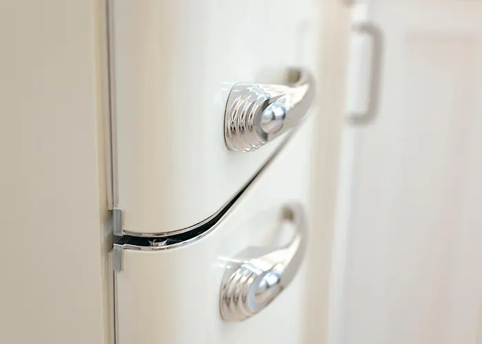 Pulawska 11 -prywatny 4 Osobowy W Centrum Warszawy - Better Apartment