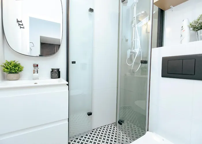 Pulawska 11 -prywatny 4 Osobowy W Centrum Warszawy - Better Warsaw