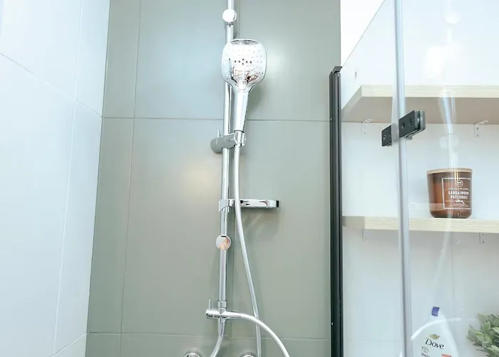 Pulawska 11 -prywatny 4 Osobowy W Centrum Warszawy - Better * Warsaw