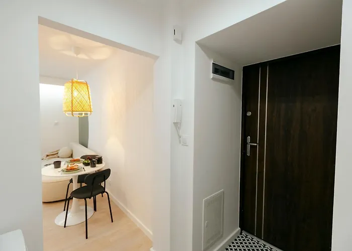 Pulawska 11 -prywatny 4 Osobowy W Centrum Warszawy - Better Apartment