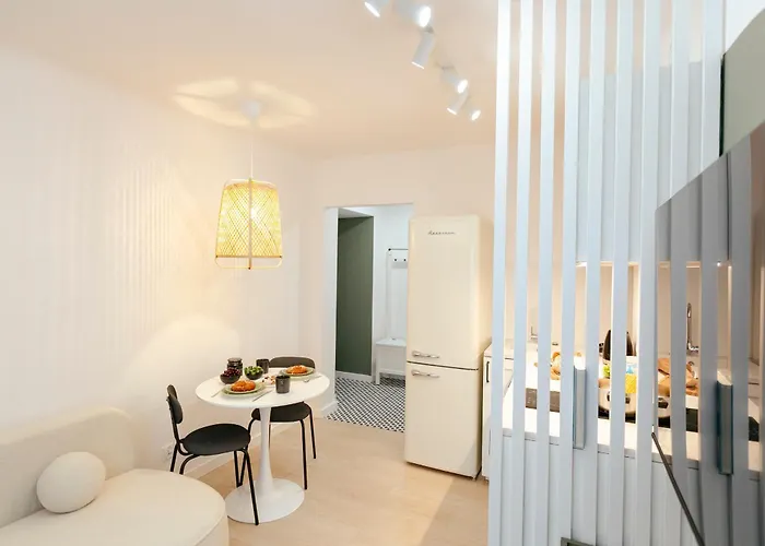 Pulawska 11 -prywatny 4 Osobowy W Centrum Warszawy - Better * Warsaw