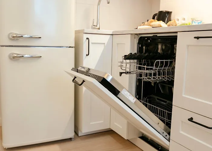 Pulawska 11 -prywatny 4 Osobowy W Centrum Warszawy - Better Apartment