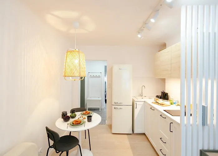 Pulawska 11 -prywatny 4 Osobowy W Centrum Warszawy - Better