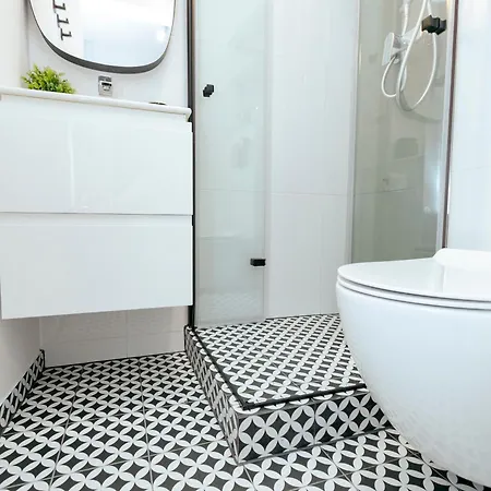 Pulawska 11 -prywatny 4 Osobowy W Centrum Warszawy - Better